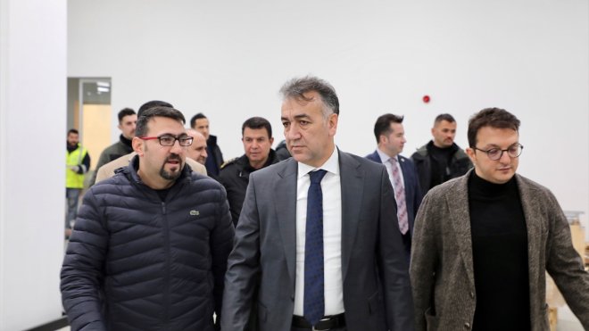 Bitlis Valisi Çağatay, tekstil fabrikasında incelemelerde bulundu1