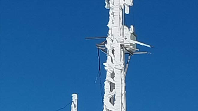 Hakkari'de buz tutan enerji nakil hattındaki arıza giderildi