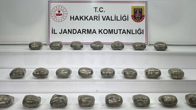 Hakkari'de dere yatağına gizlenmiş 25 kilogram eroin ele geçirildi