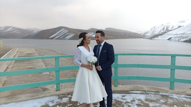 Meksikalı Guriel ile Hakkarili Yeşil, Yüksekova'da hayatlarını birleştirdi