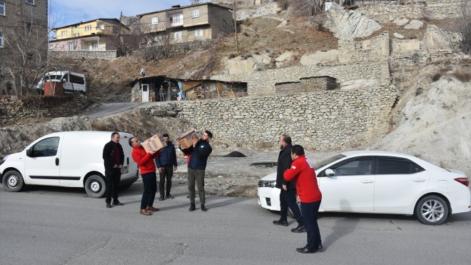 İsviçre'deki hayırseverlerden Hakkari'deki ihtiyaç sahiplerine yardım