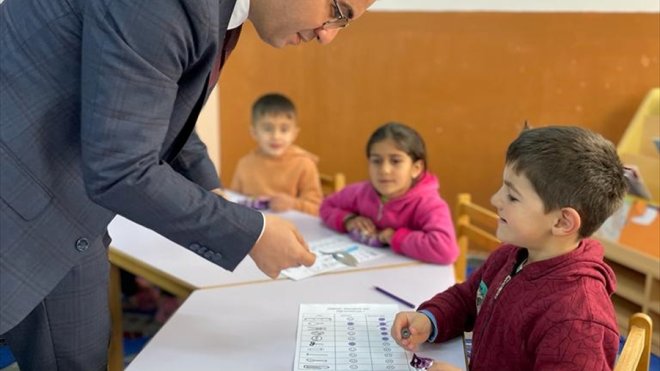 Kağızman Kaymakamı Daştan'dan okul ziyaretleri