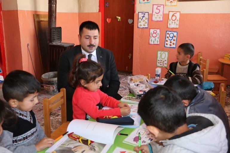 Kaymakam karali köy okullarını ziyaret etti3