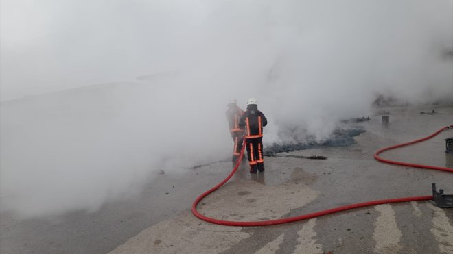 Malatya'da sebze ve meyve halinde boş kasalar yandı