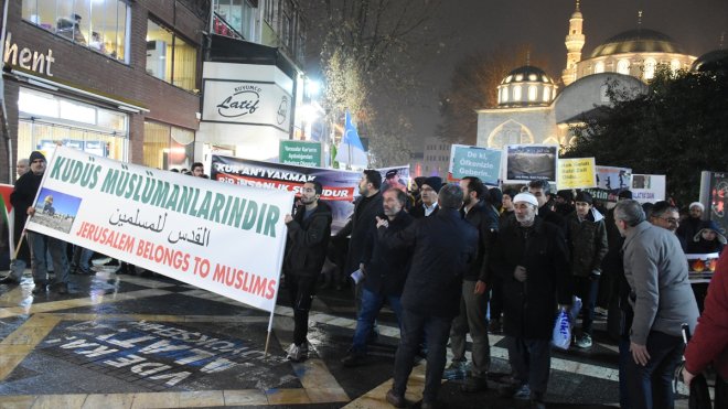 İsveç'te Kur'an-ı Kerim yakılması Malatya'da protesto edildi
