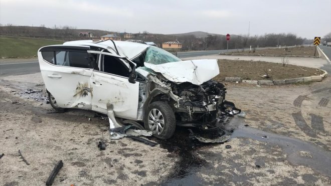 Muş İl Jandarma Komutan Yardımcısı Albay Kaya ve eşi trafik kazasında yaralandı
