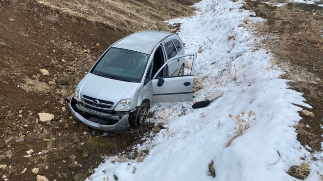 Tunceli'de şarampole devrilen otomobilin sürücüsü öldü