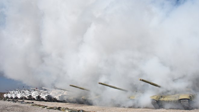 Türk Silahlı Kuvvetlerinin Kars'ta düzenlediği "Kış-2023 Tatbikatı" sürüyor