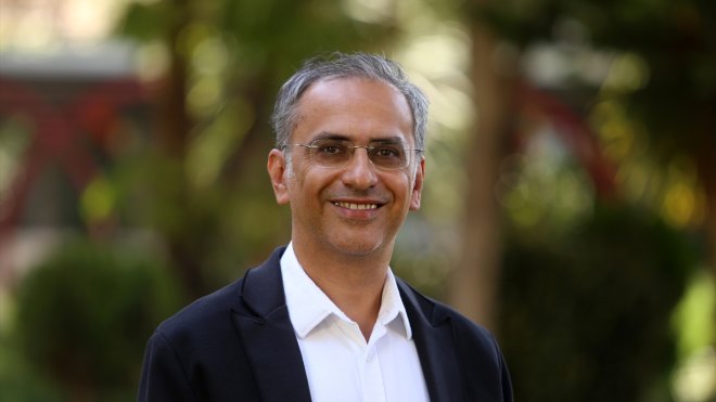 Üsküdar Üniversitesi'nden "yalnızlık" değerlendirmesi