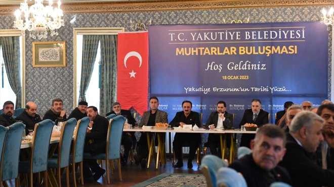 Yakutiye Belediye Başkanı Uçar, mahalle muhtarlarıyla buluştu