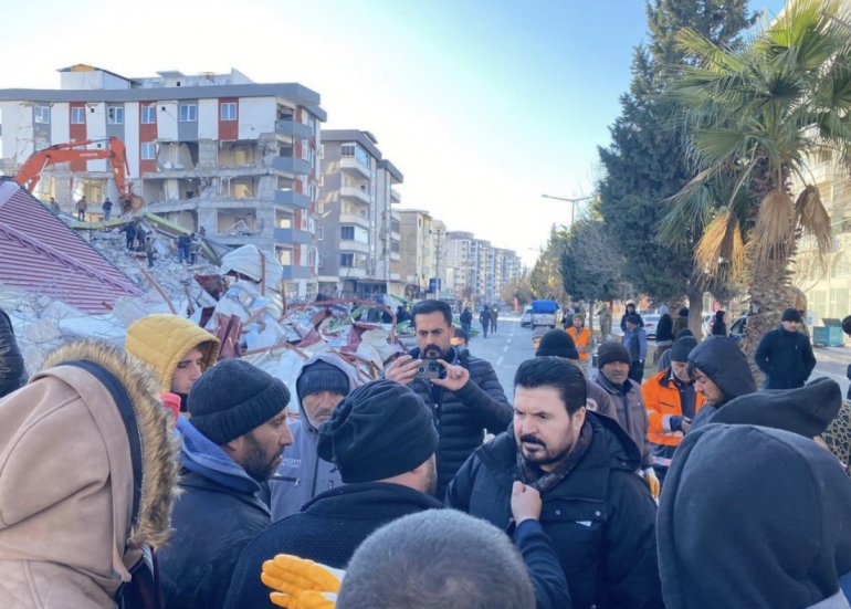 Ağrı Belediye Başkanı Sayan deprem bölgesinde1