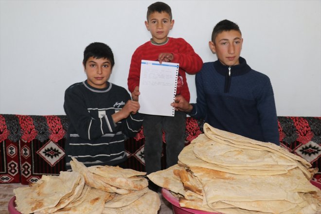 için kadınlar yaşayan tandırda depremzedeler Ağrı