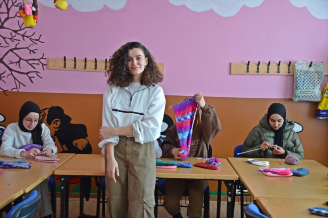 atkı, öğrencileri Lise - patik örüyor AĞRI için bere depremzedeler ve 8