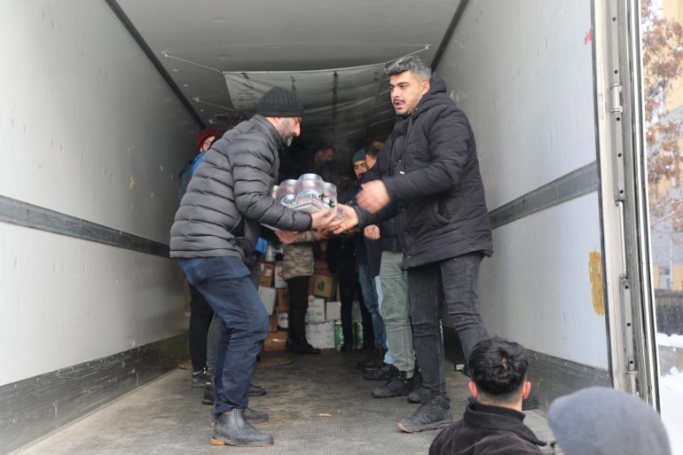 Ağrılılar depremzedeler için birlik oldu2