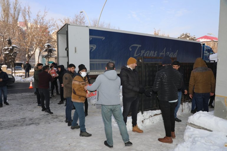 Ağrılılar depremzedeler için birlik oldu4