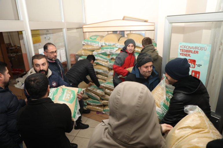 Ağrılılar depremzedeler için birlik oldu5