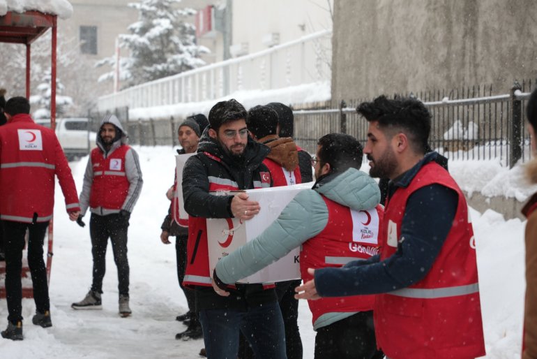 Ağrılılar depremzedeler için tek yürek oldu2