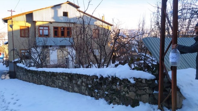 Arapgir'de gönüllü vatandaş engellilere plastik kapakla destek oluyor