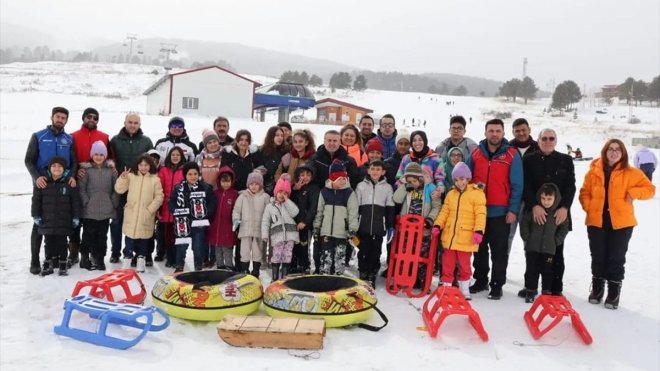 Ardahan'daki depremzede çocuklar çeşitli etkinliklerle eğlendi