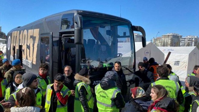 Atatürk Üniversitesinden depremzedelere yardım malzemesi ve rehabilitasyon desteği