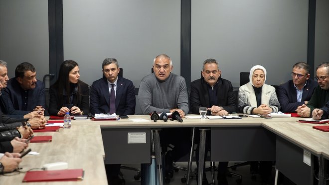 Bakanlar Ersoy ile Özer, Malatya'da depreme ilişkin açıklamalarda bulundu