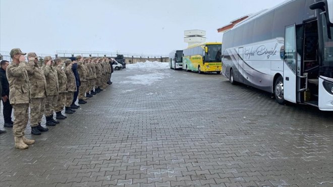 Bingöl'den deprem bölgesine 263 jandarma personeli ve güvenlik korucusu gönderildi