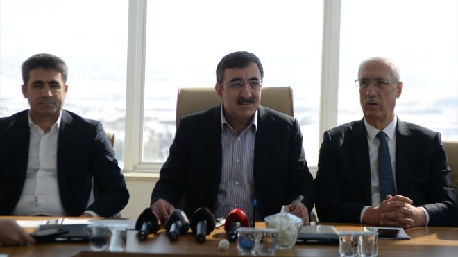 TBMM Plan ve Bütçe Komisyonu Başkanı Yılmaz, depremzedelere yapılan yardımlara ilişkin konuştu: