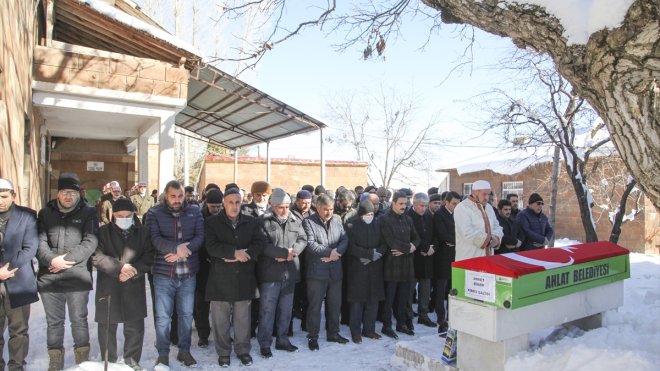 BİTLİS - Ahlatlı Kıbrıs Gazisi Ahmet Şeker son yolculuğuna uğurlandı1