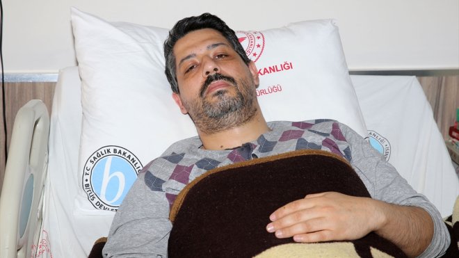 BİTLİS - Kolonun altında 13 saat kalan ayağı doktorların çabasıyla kesilmekten kurtarıldı1