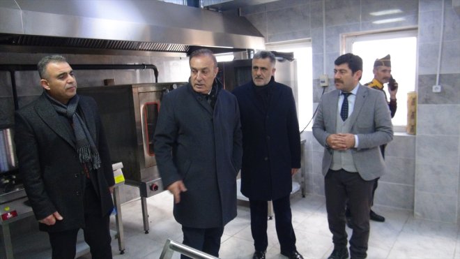 Tatvan'da 5 bin öğrenciye ücretsiz yemek dağıtılıyor