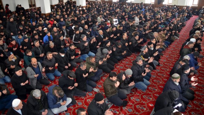 Van, Bitlis, Muş ve Hakkari'de depremde ölenler çin gıyabi cenaze namazı kılındı