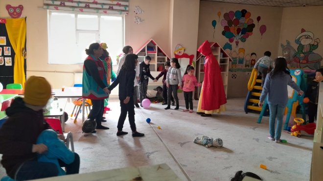 Bulanık'ta depremzede çocuklar için moral etkinliği düzenlendi