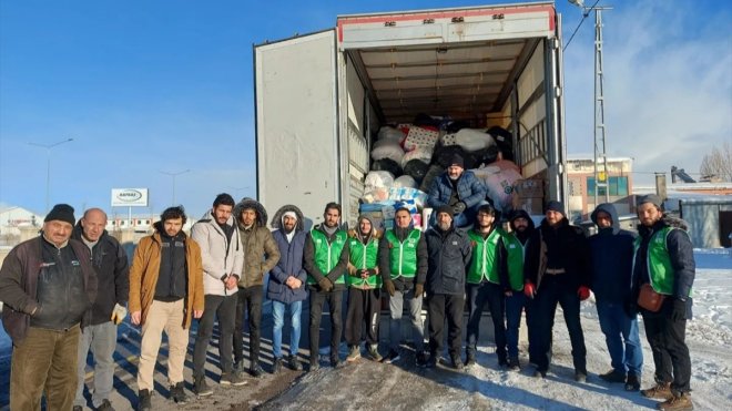 Deprem bölgelerine yardım seferberliği sürüyor