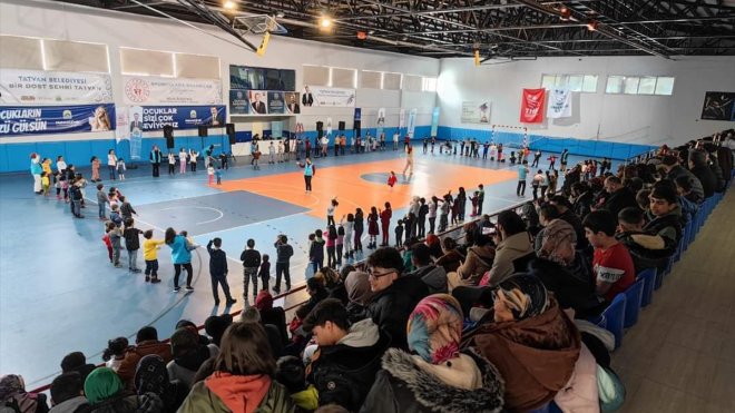 Deprem bölgesinden Bitlis'e gelen çocuklar için etkinlikler düzenleniyor