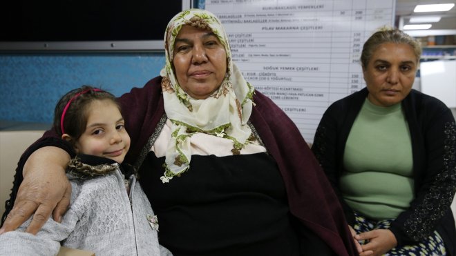 Depremde 50 yakınını kaybeden Adıyamanlı kadın 13 kişilik ailesiyle Bitlis'e geldi