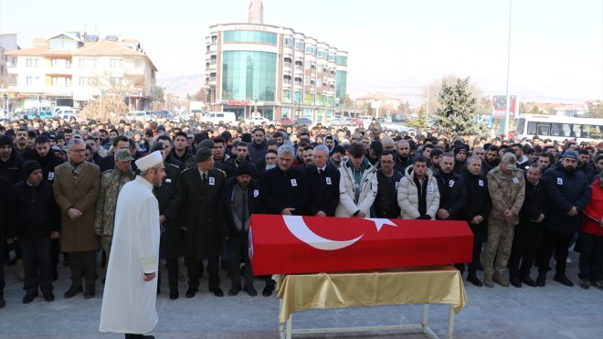 Depremde hayatını kaybeden sözleşmeli erin cenazesi Erzincan