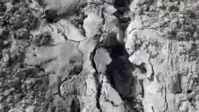 Elazığ Palu'da fay hattında zemin sıvılaşması görüntülendi