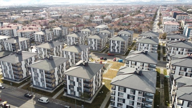 Deprem kuşağındaki Erzincan sıkı yapı denetimi ve yatay mimariyle büyüyor