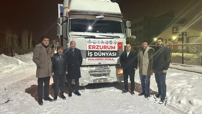 Erzurum'da iş insanları ve STK'lerin deprem bölgesine yardımları sürüyor