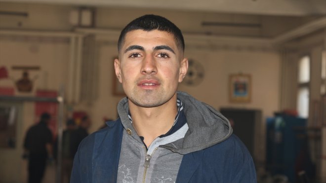 Erzurum'da meslek lisesi öğrencileri depremzedeler için mobil tuvalet ve banyo üretiyor