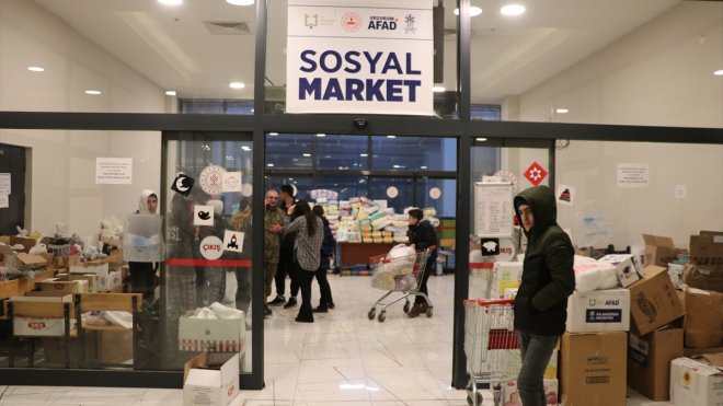 Depremzedeler Erzurum'daki "Sosyal Market"ten tüm ihtiyaçlarını karşılıyor