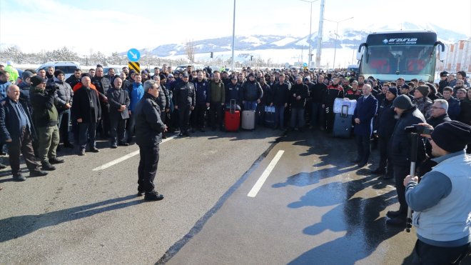 Erzurum Emniyet Müdürlüğünden deprem bölgesine personel ve araç desteği