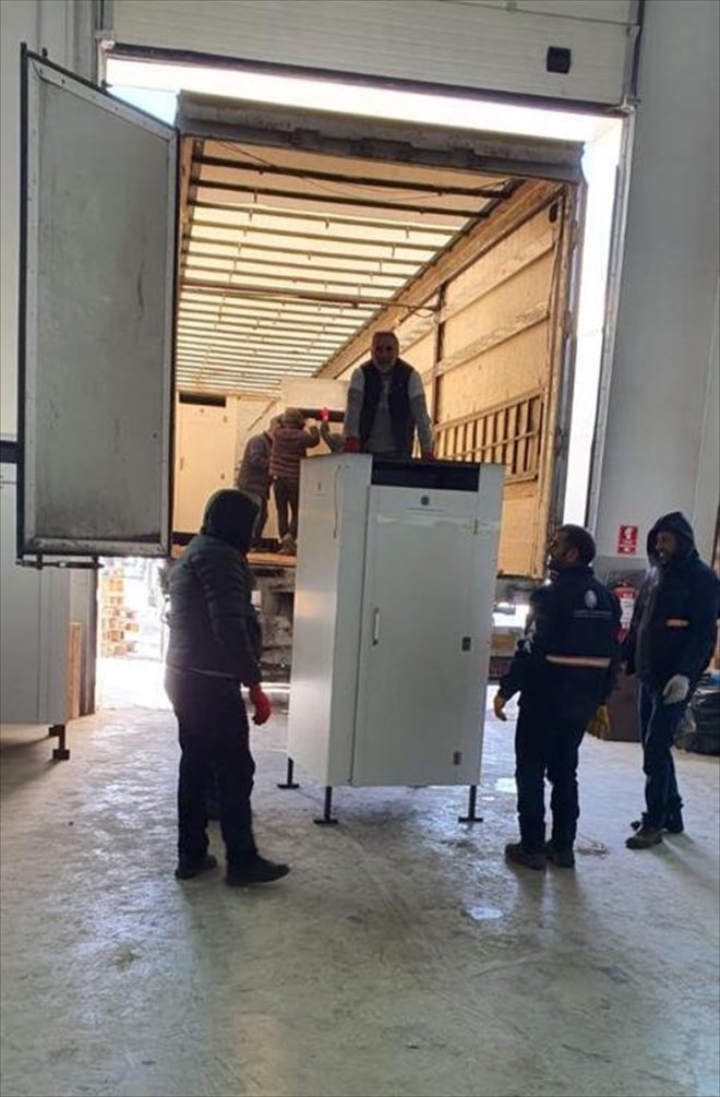 seyyar Erzurum tuvalet gönderildi ve depremzedelere banyo Ardahan