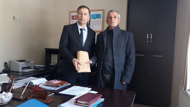 Hakkarili çiftçi, yakınlarından topladığı 20 bin lirayı depremzedelere bağışladı