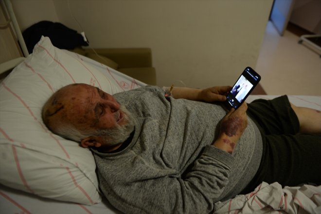 Hüseyin yaşadıklarını  enkaz anlattı altında dede 2