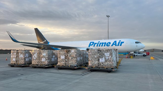 Amazon, Amazon Air kargo uçaklarıyla Türkiye'ye ek yardım malzemeleri ulaştırdı