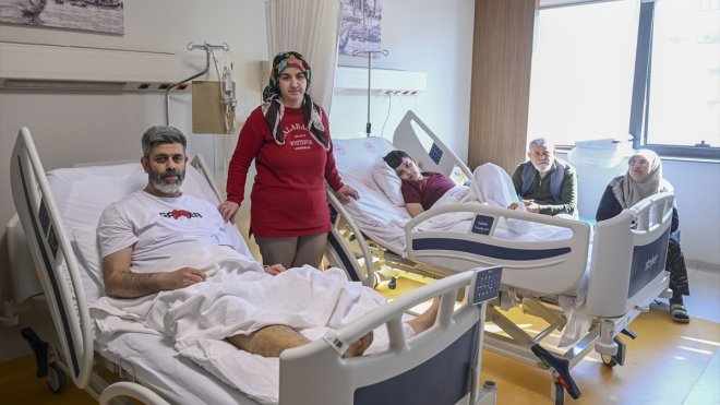 Malatya'da enkazdan kurtarılan depremzede yaşadıklarını İstanbul'da anlattı