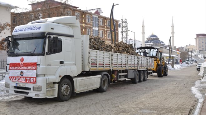 Karlıova'dan deprem bölgesine odun ve soba yardımı