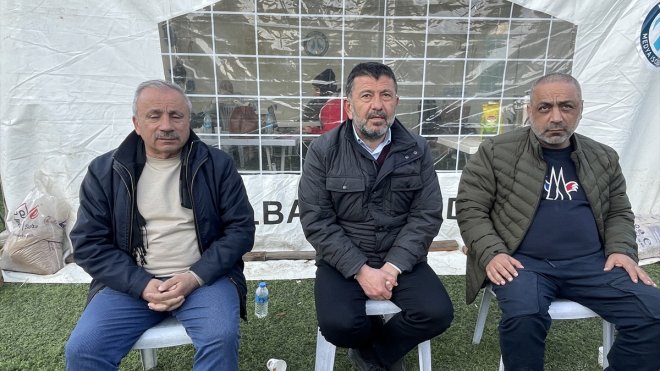 CHP'li Ağbaba, depremden etkilenen Malatya'da gazetecileri ziyaret etti: