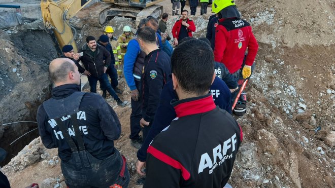 Malatya'da göçük altında kalan 2 işçi hayatını kaybetti
